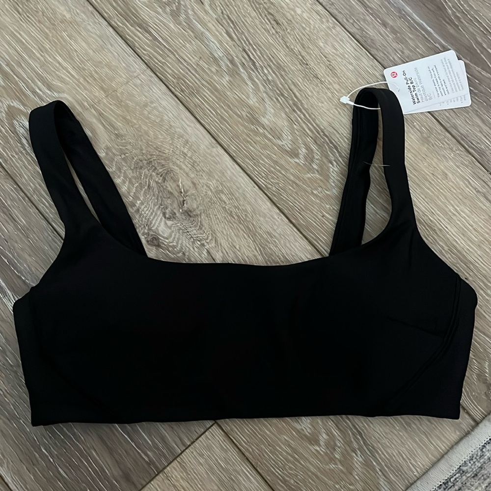 NWT Lululemon Waterside Pull-on Swim Top B/C 8